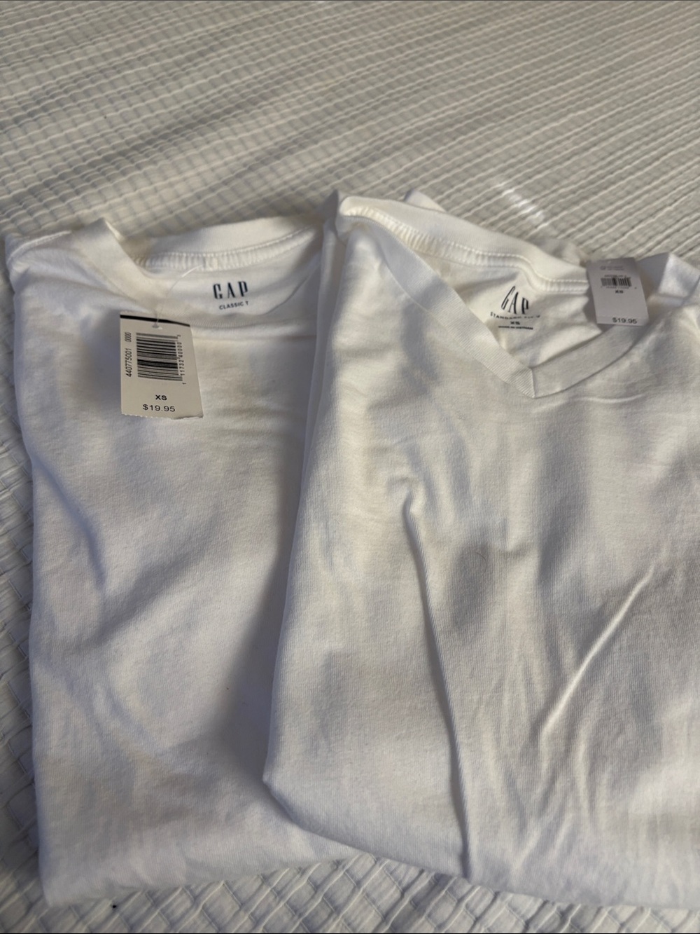 Gap Unisex White T’s XS  2 tees!